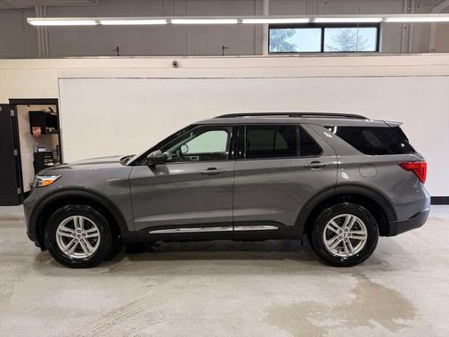Carbonized Gray Metallic 2023 Ford Explorer XLT