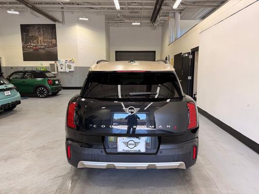 Midnight Black 2027 MINI Countryman Cooper S ALL4