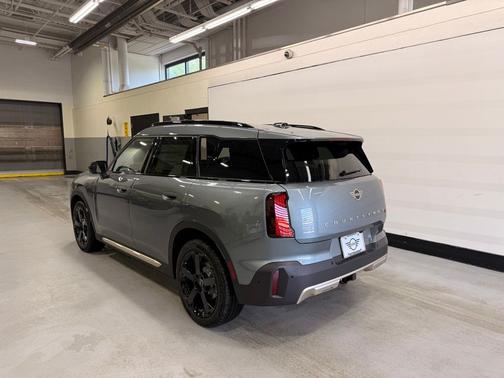 Smokey Green Metallic 2027 MINI Countryman