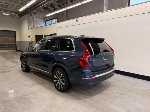 2024 Volvo XC90 B5 Plus Bright Theme