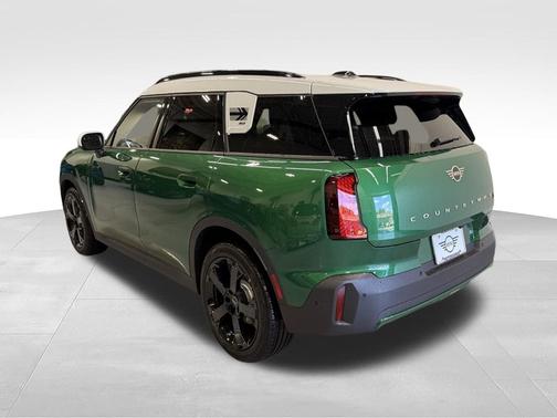 British Racing Green 2026 MINI Countryman