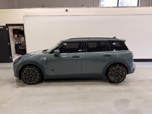 2023 MINI Clubman Cooper S ALL4