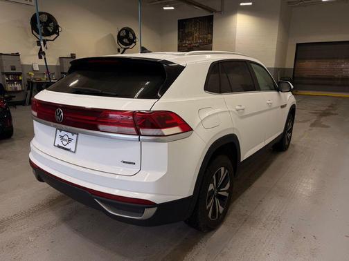 2024 Volkswagen Atlas Cross Sport 2.0T SE