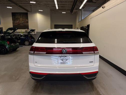 2024 Volkswagen Atlas Cross Sport 2.0T SE