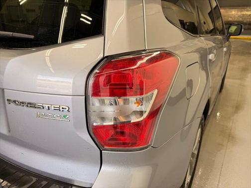 2016 Subaru Forester 2.5i Touring