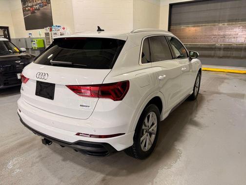 2023 Audi Q3 Premium 45 TFSI S line quattro Tiptronic