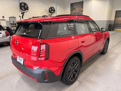 Chili Red II 2027 MINI Countryman