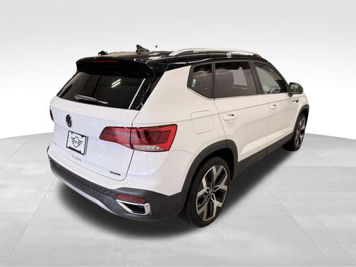 Pure White 2023 Volkswagen Taos 1.5T SEL