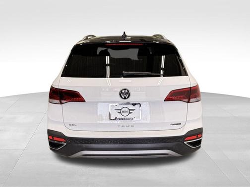 Pure White 2023 Volkswagen Taos 1.5T SEL
