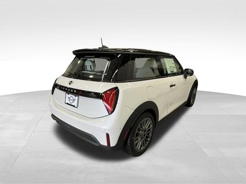 White Metallic 2025 MINI Hardtop
