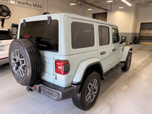 Earl Clearcoat 2024 Jeep Wrangler 4-Door Sahara 4x4