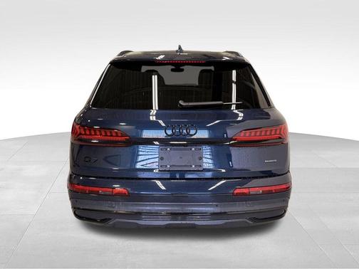 Waitomo Blue Metallic 2023 Audi Q7 45 Premium Plus