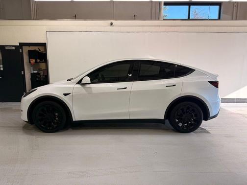 2024 Tesla Model Y Long Range Dual Motor All-Wheel Drive