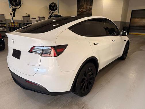 2024 Tesla Model Y Long Range Dual Motor All-Wheel Drive