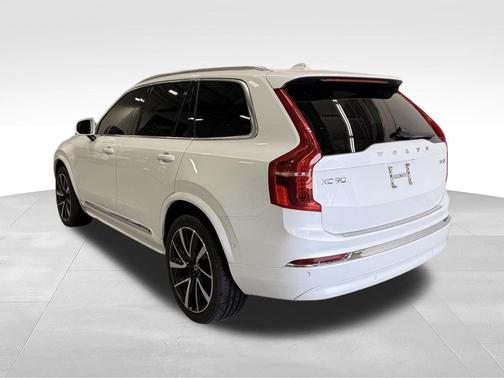 Crystal White 2023 Volvo XC90 B6 Plus 7-Seater