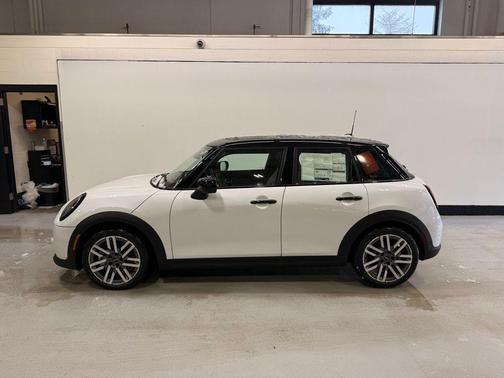 2026 MINI Hardtop Oxford Edition