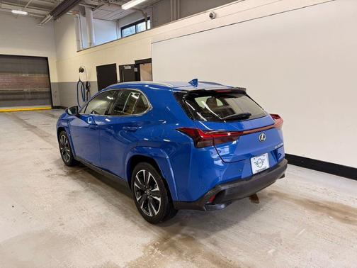 2025 Lexus UX 300h Premium