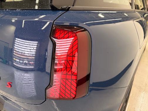 Indigo Sunset Blue Metallic 2026 MINI Countryman
