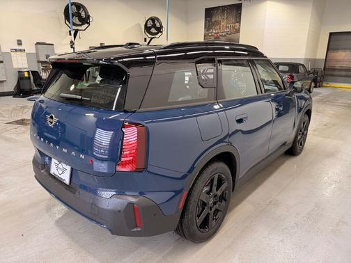 Indigo Sunset Blue Metallic 2026 MINI Countryman