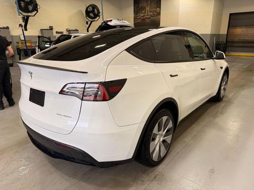 2023 Tesla Model Y Long Range Dual Motor All-Wheel Drive