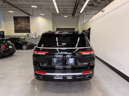 Diamond Black Crystal Pearlcoat 2022 Jeep Grand Cherokee L Summit Reserve