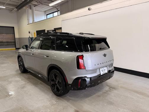 Melting Silver III Metallic 2026 MINI Countryman
