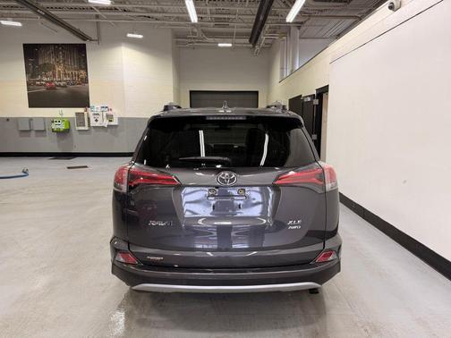 Magnetic Gray Metallic 2018 Toyota RAV4 XLE