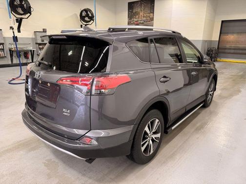 Magnetic Gray Metallic 2018 Toyota RAV4 XLE