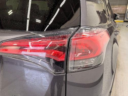 Magnetic Gray Metallic 2018 Toyota RAV4 XLE