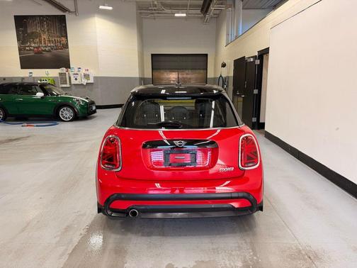 2022 MINI Hardtop Cooper