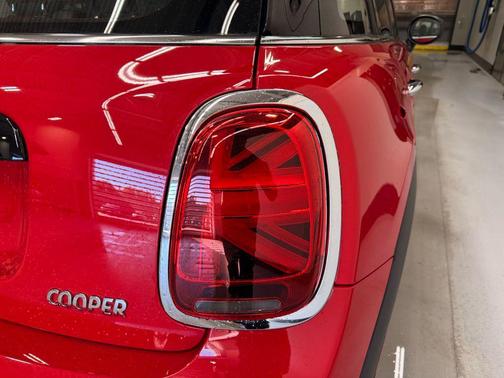 2022 MINI Hardtop Cooper