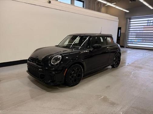 Midnight Black II Metallic 2026 MINI Hardtop