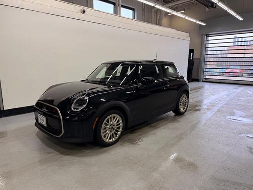 Midnight Black II Metallic 2026 MINI Hardtop