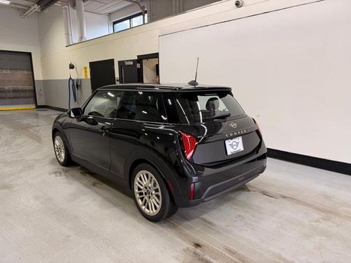 Midnight Black II Metallic 2026 MINI Hardtop