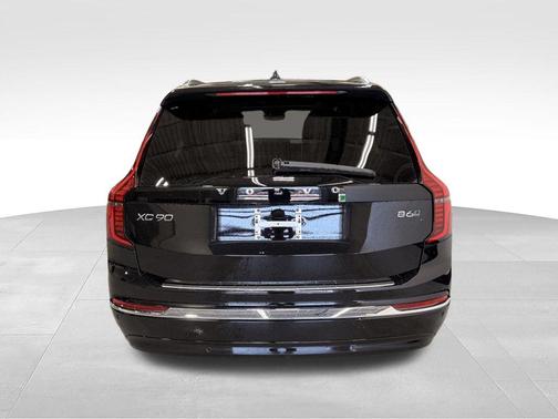 Black 2026 Volvo XC90 B6 Plus 7-Seater