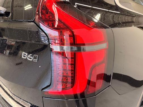 Black 2026 Volvo XC90 B6 Plus 7-Seater