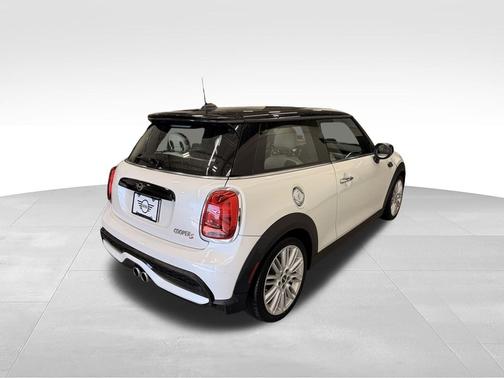White Metallic 2024 MINI Hardtop