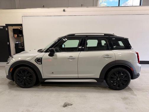 White Silver Metallic 2022 MINI Countryman Cooper S ALL4