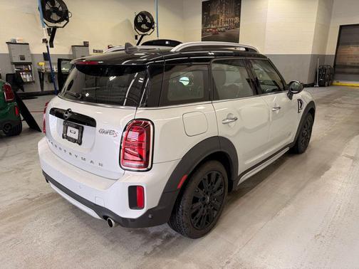 White Silver Metallic 2022 MINI Countryman Cooper S ALL4