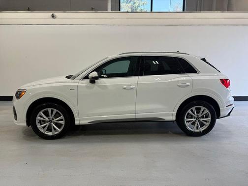 2022 Audi Q3 45 S line Premium