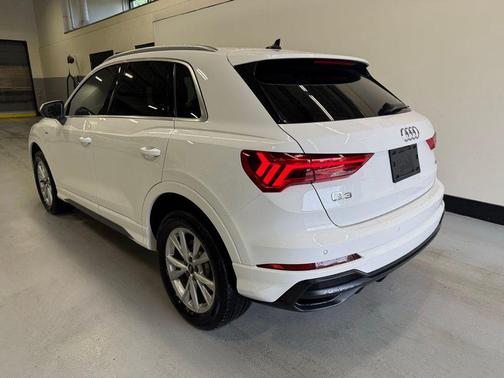 2022 Audi Q3 45 S line Premium