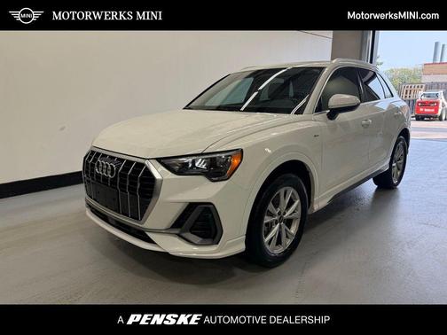 2022 Audi Q3 45 S line Premium