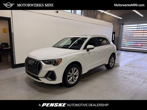 2022 Audi Q3 45 S line Premium