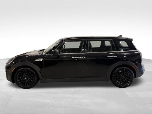 Midnight Black Metallic 2022 MINI Clubman Classic