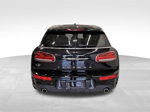 Midnight Black Metallic 2022 MINI Clubman Classic