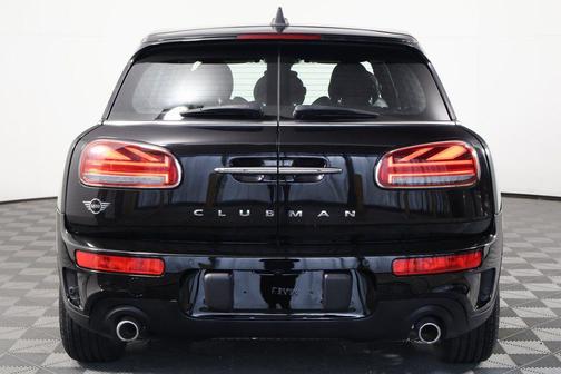 Midnight Black Metallic 2022 MINI Clubman Cooper S