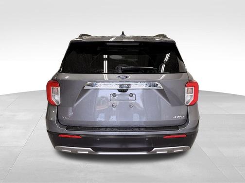 Gray Metallic 2023 Ford Explorer XLT