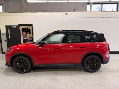 Chili Red II 2026 MINI Countryman