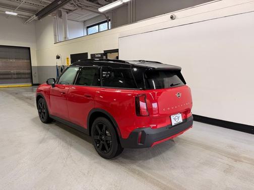 Chili Red II 2026 MINI Countryman