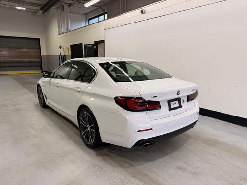 Alpine White 2023 BMW 530 i xDrive